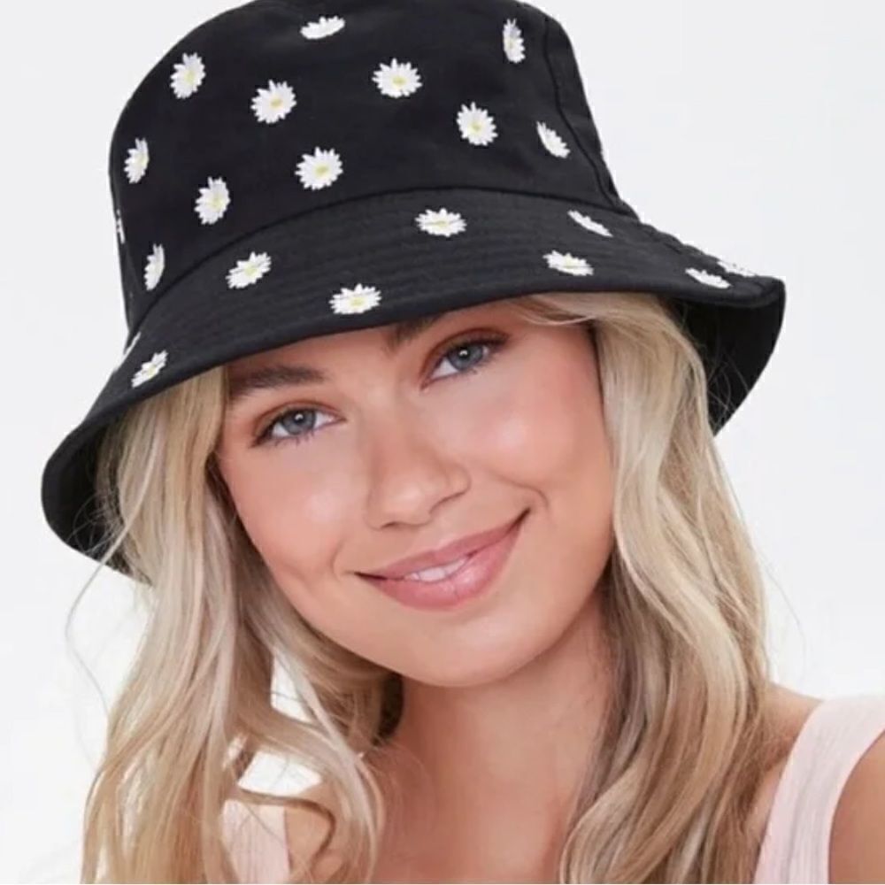 Alice + Olivia X Stacey Bendet NEW Black Reversible Sunflower Bucket Hat